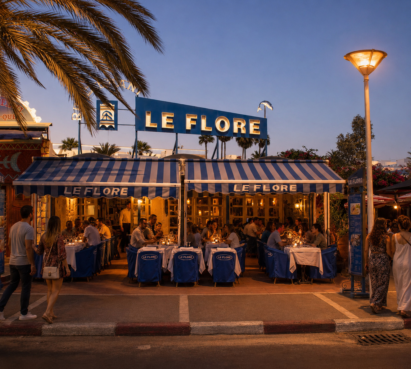 Terrasse du Flore illuminée en soirée